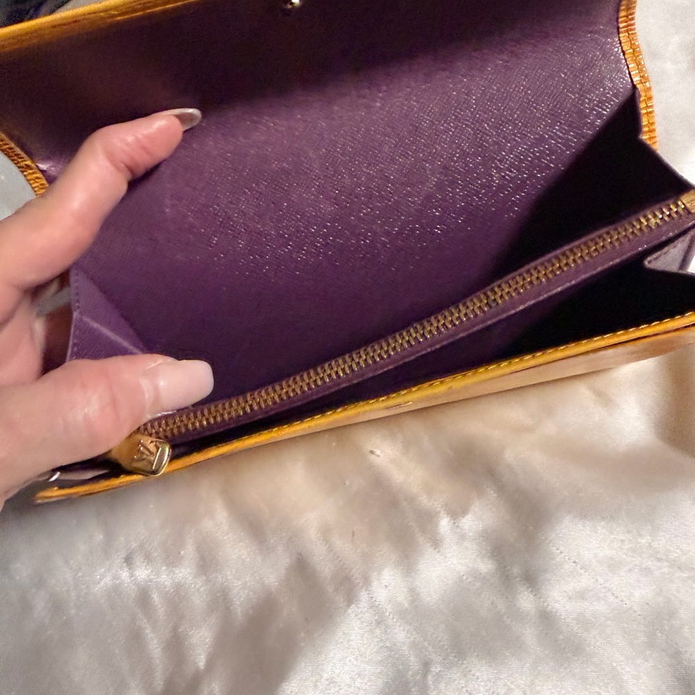 Louis Vuitton Yellow Epi Leather Folded Wallet - Picture 6 of 9